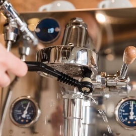 Как часто нужно обращаться за техническим осмотром кофемашины?